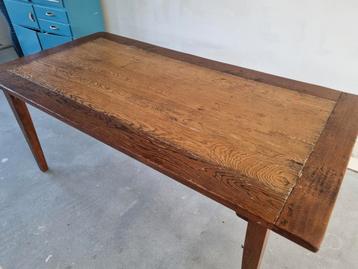 Eikenhouten tafel