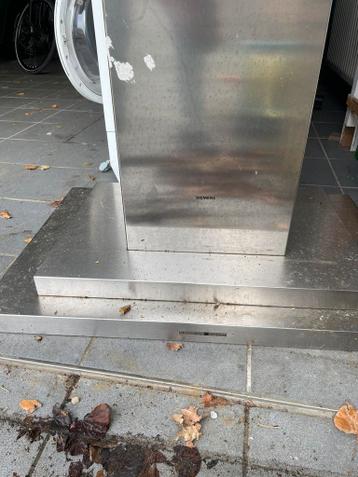 Gratis af te halen voor onderdelen of metaal