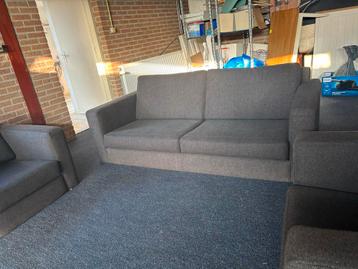 Bankstel aangeboden ivm verhuizing