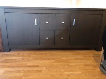 Mooie dressoir kast met veel opbergruimte