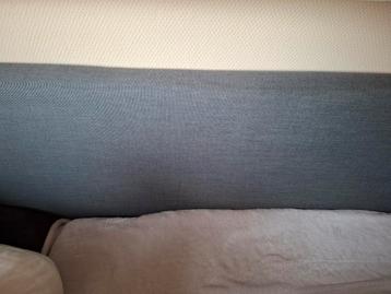 Gratis 2-persoons bedbodem 180x200 met hoofdbord ()
