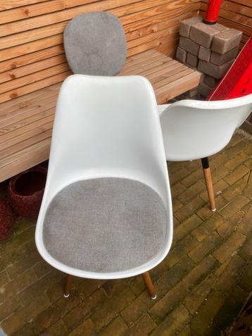 Twee Leuke Stoelen - Gratis Af te Halen!