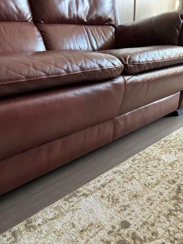 Gratis 2-zits lederen bank - goed onderhouden