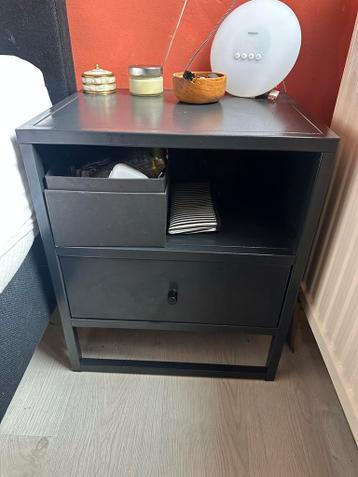 Nachtkastje - Bedtafeltje gratis