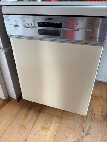Siemens Vaatwasser ,werkt prima en gratis af te halen