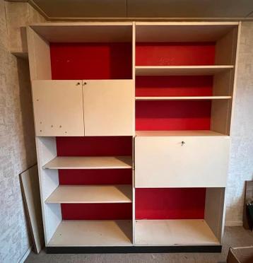 Gratis stevige kast met deurtjes en klep - 183x222,5x42 cm