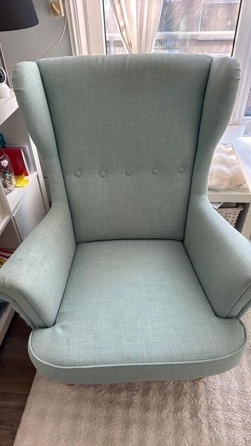 2 Stevige mintgroene oorfauteuils