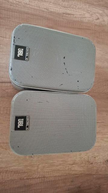 Gratis: JBL spreakers. Zilvergrijs.