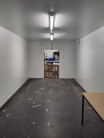 Vriescel werkend, gratis af te halen, moet weg!