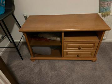 Eikenhouten kastje met lades en plank