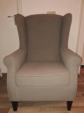Grijze Stoel / Oorfauteuil