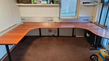 Gebruikt bureau, gratis.