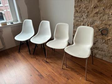 Gratis set van 4 stoelen