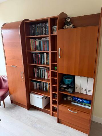 Boekenkast met veel opbergruimte