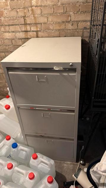 Gratis Metalen ladekast voor dossiers