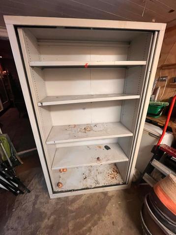 Gratis garagekast - (oud) ijzer