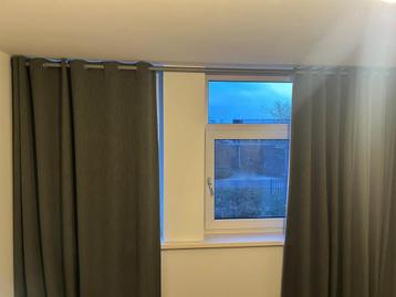 Donkergrijze verduisteringsgordijnen GRATIS