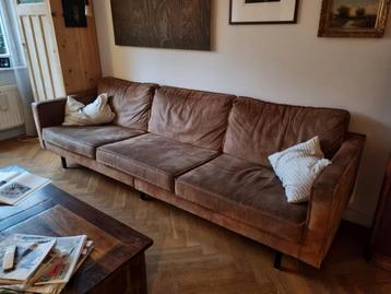 Grote bruine vierzitsbank