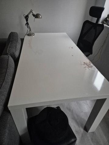 Witte hoogglans eettafel (gratis af te halen)