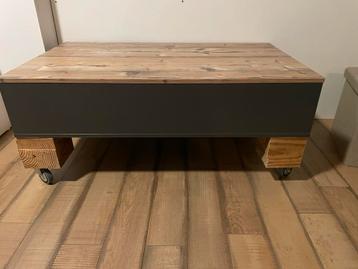 Gratis Leuke salontafel (uitklapbaar)