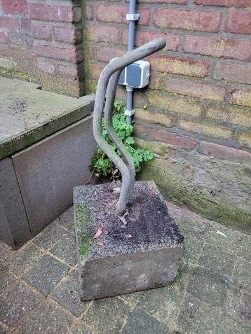 Gratis fietsrek in beton af te halen