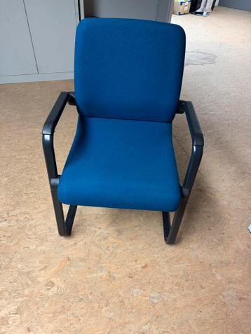 Gratis  blauwe kantoorstoelen
