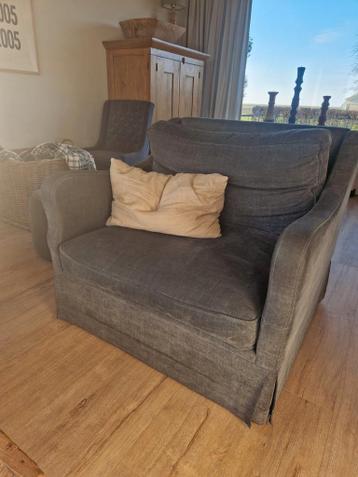 Vandaag gratis ophalen! 4 zits bank 2 love seats en hocker