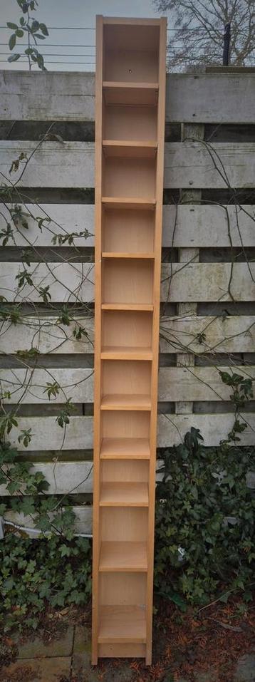 Houten kastje, smal en hoog cds