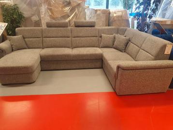 Nieuwe bankstel. Mooi bruin.