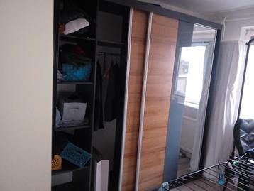 Kledingkast gratis op te halen vandaag of morgen