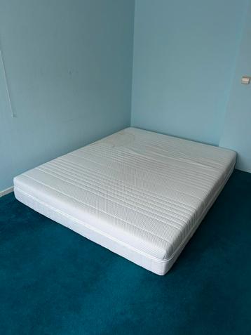 Free Mattress – Moving Abroad