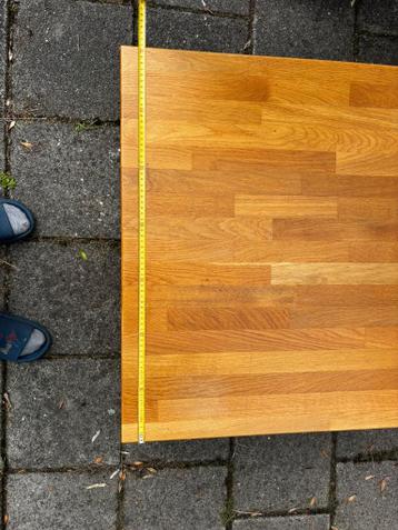 Gratis af te halen, laag tafeltje 70 bij 70 cm met la