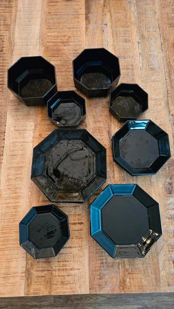 Arcoroc - achthoekig zwart vintage servies