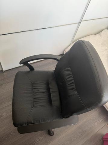 Gebruikte zwarte bureaustoel