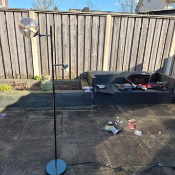 Gratis Bol Lamp - 1 kapot, maar te bestellen