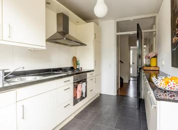 Complete gebruikte keuken met inbouwapparatuur