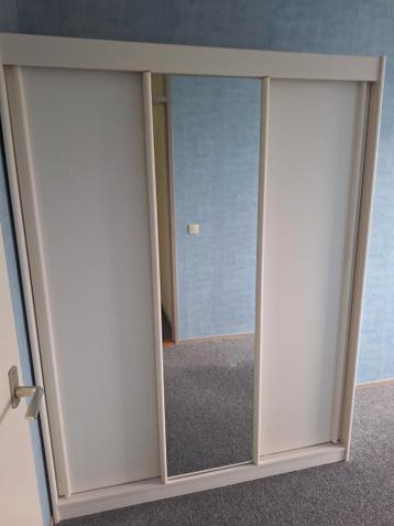 Ruime kledingkast 150x57x196 - GRATIS