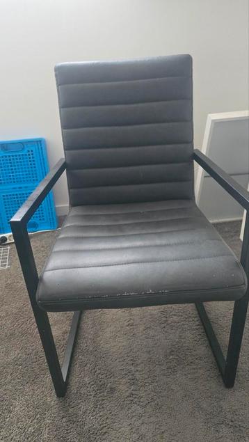 6 Eetkamerstoelen - Gratis Af te Halen