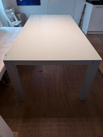 Design Eettafel, glazen blad, aluminium onderstel