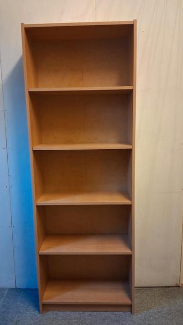 Boekenkast - 172cm hoog, 60cm breed