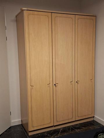 Grote kledingkast - Zelf afbreken & ophalen