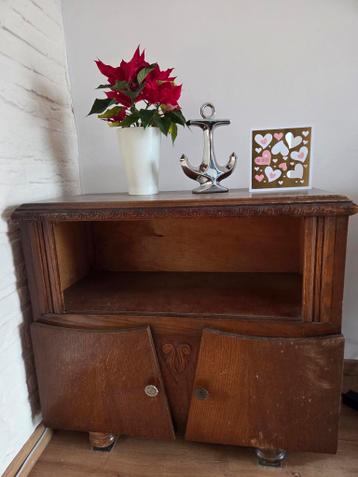 Vintage Nachtkastje/Zijkastje met Deurtjes