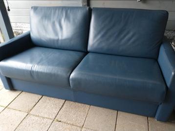Echt leren bank.  Mag gratis opgehaald worden.