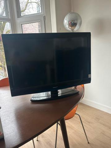 Sharp TV met beugel - 80cm scherm