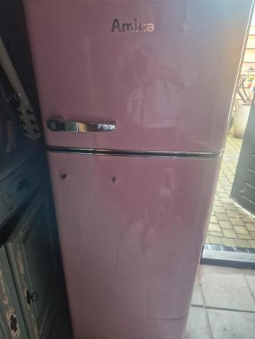 Roze koelkast