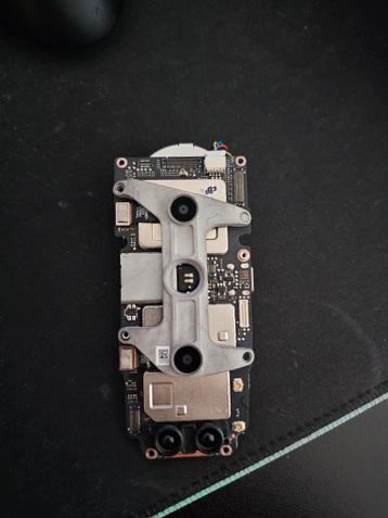Gezocht: dji mavic air 2 moederbord met user lock!