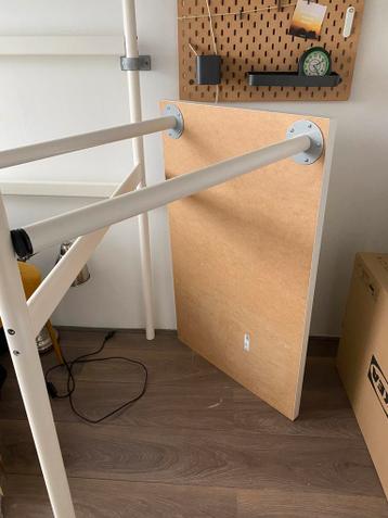 Gratis! Linnmon bureaublad met 2 poten 100x60cm Ikea
