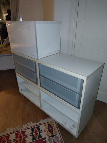 GRATIS: ladenkastje met lades en vakken (ikea)