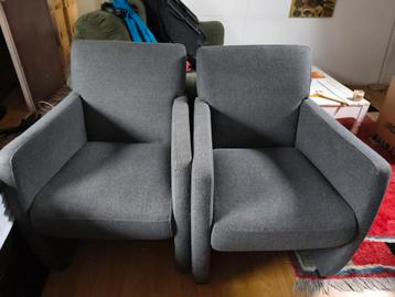 Twee fijne stoelen op wieltjes - gratis af te halen!