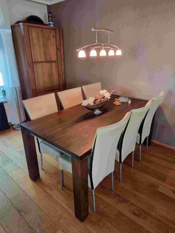 Eettafel plus 6 stoelen Gratis op te halen/Budel Cranendonck
